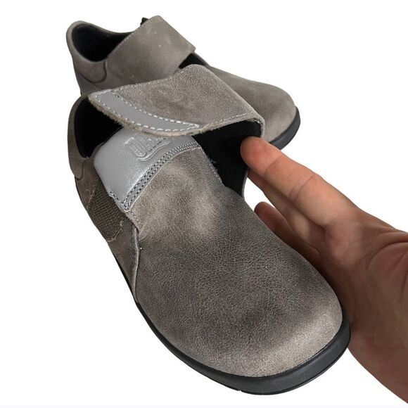 DREW Grey Stretch Leather Shoes Moonwalk Slip On Suede Adjustable Strap Size 6 - Picture 3 of 10
